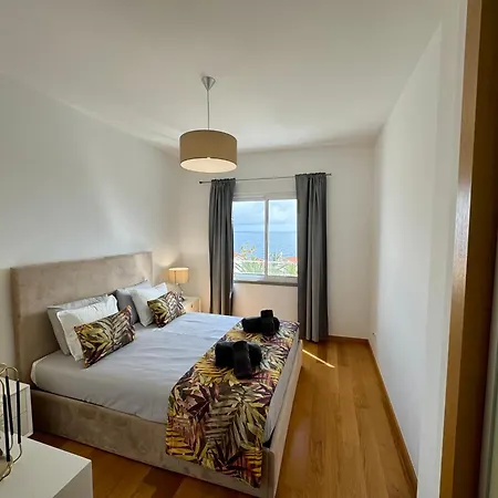 Welcome To Paradise Island Daire