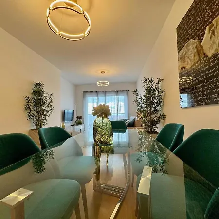 Welcome To Paradise Island *