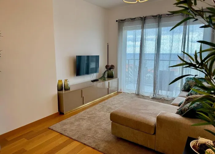 Welcome To Paradise Island *