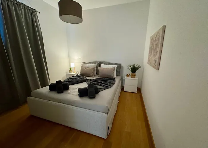 Welcome To Paradise Island *